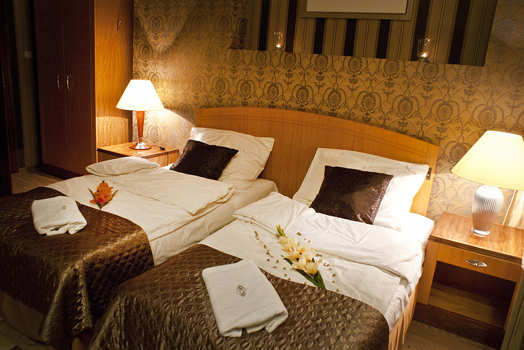 Hotel Mcm Plus غوجوف فييلكوبولسكي الغرفة الصورة